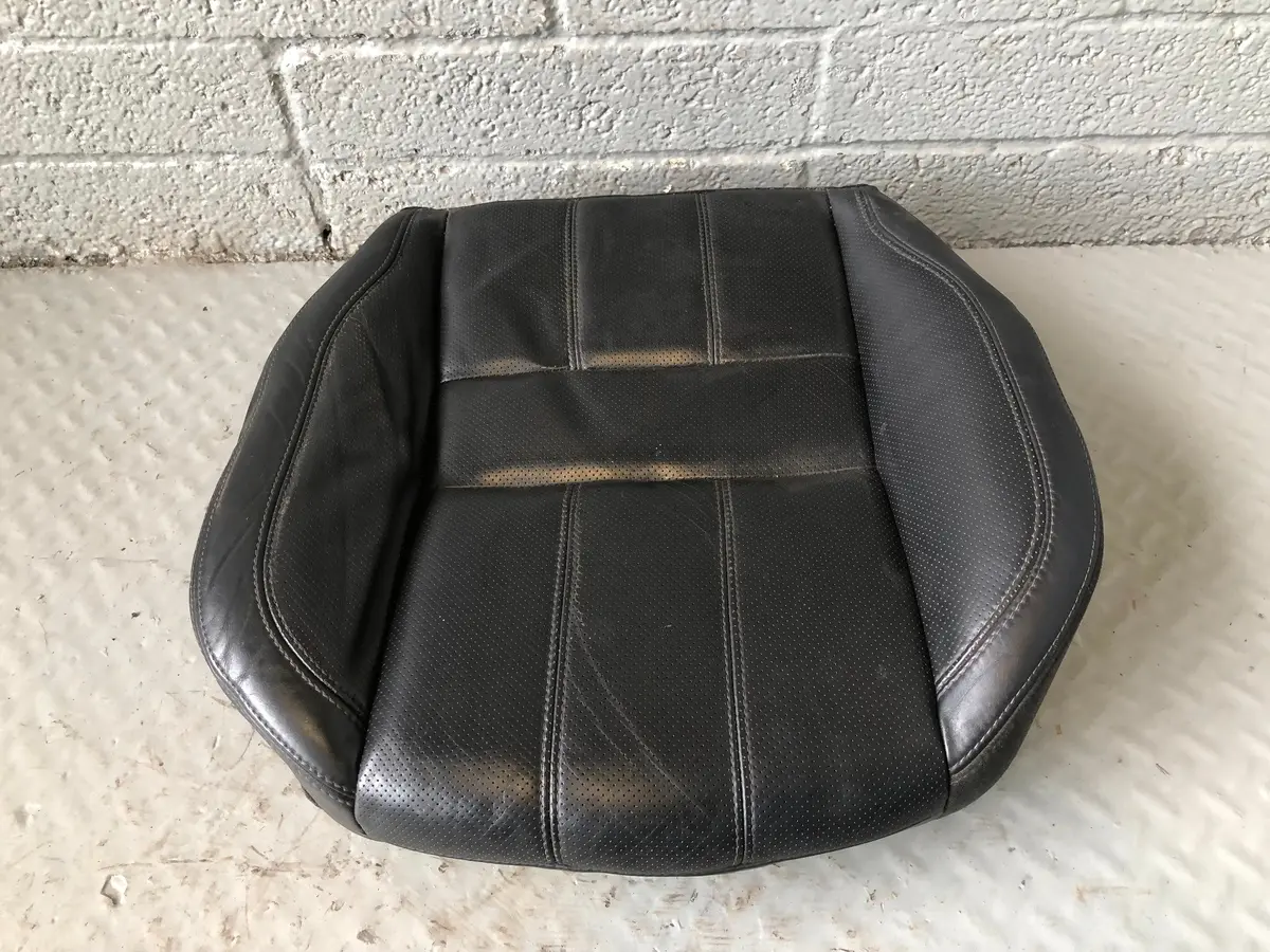 Range Rover Sport Seat Padded Base Off Side Front Black Leather Heated L18114 1