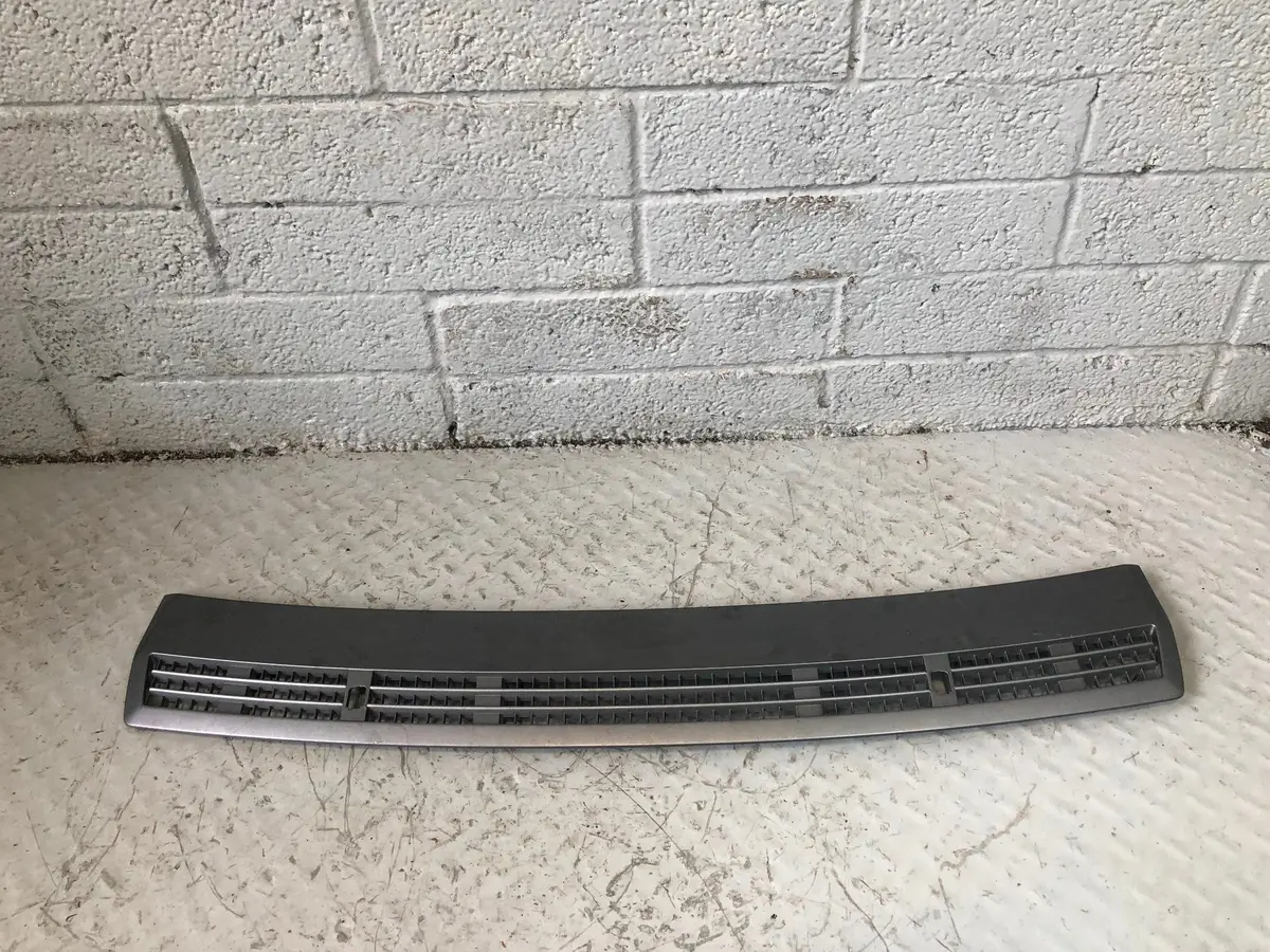 Range Rover L322 Bonnet Grill Under Windscreen 2002 To 2013 R14115 1