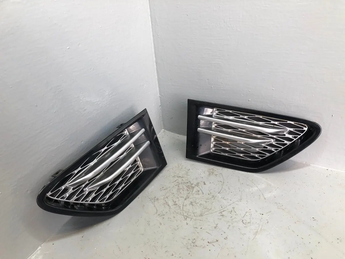 Range Rover Sport Wing Vents Pair L320 In Black And Silver Facelift 2005 To 2013 2