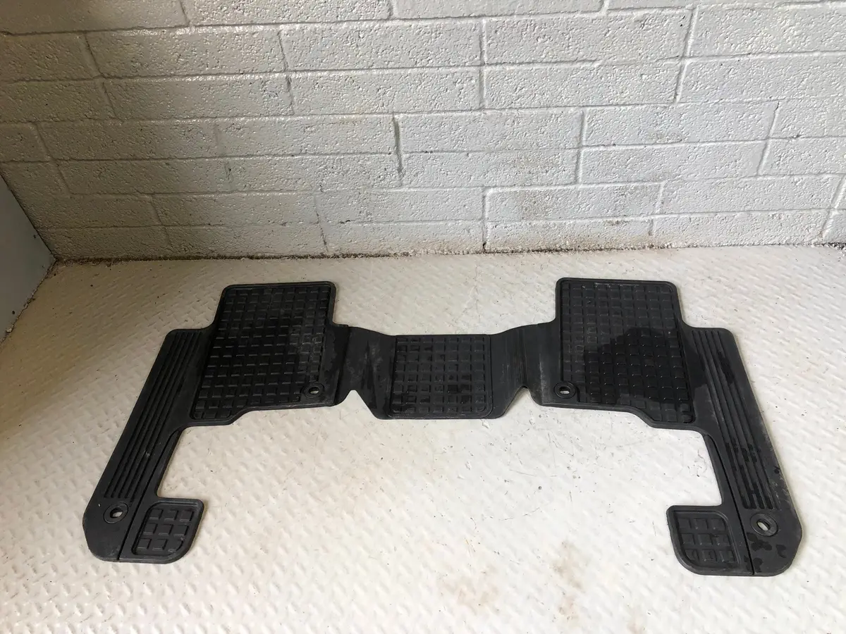 Discovery 3 4 Floor Mats Rear 2Nd Row Rubber Heavy Duty Land Rover K30095 1