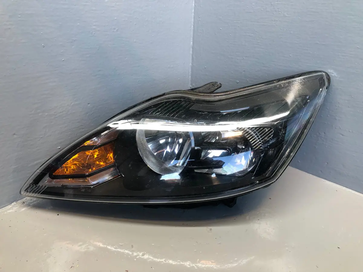 Ford Focus Headlight Near Side Halogen Mk2.5 8M51 13W030 De 2008 To 2011 1
