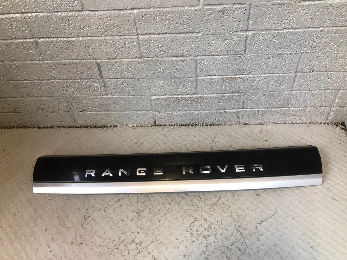 Range Rover Sport Tailgate Trim Santorini Black L320 2011 To 2013 L26115 1