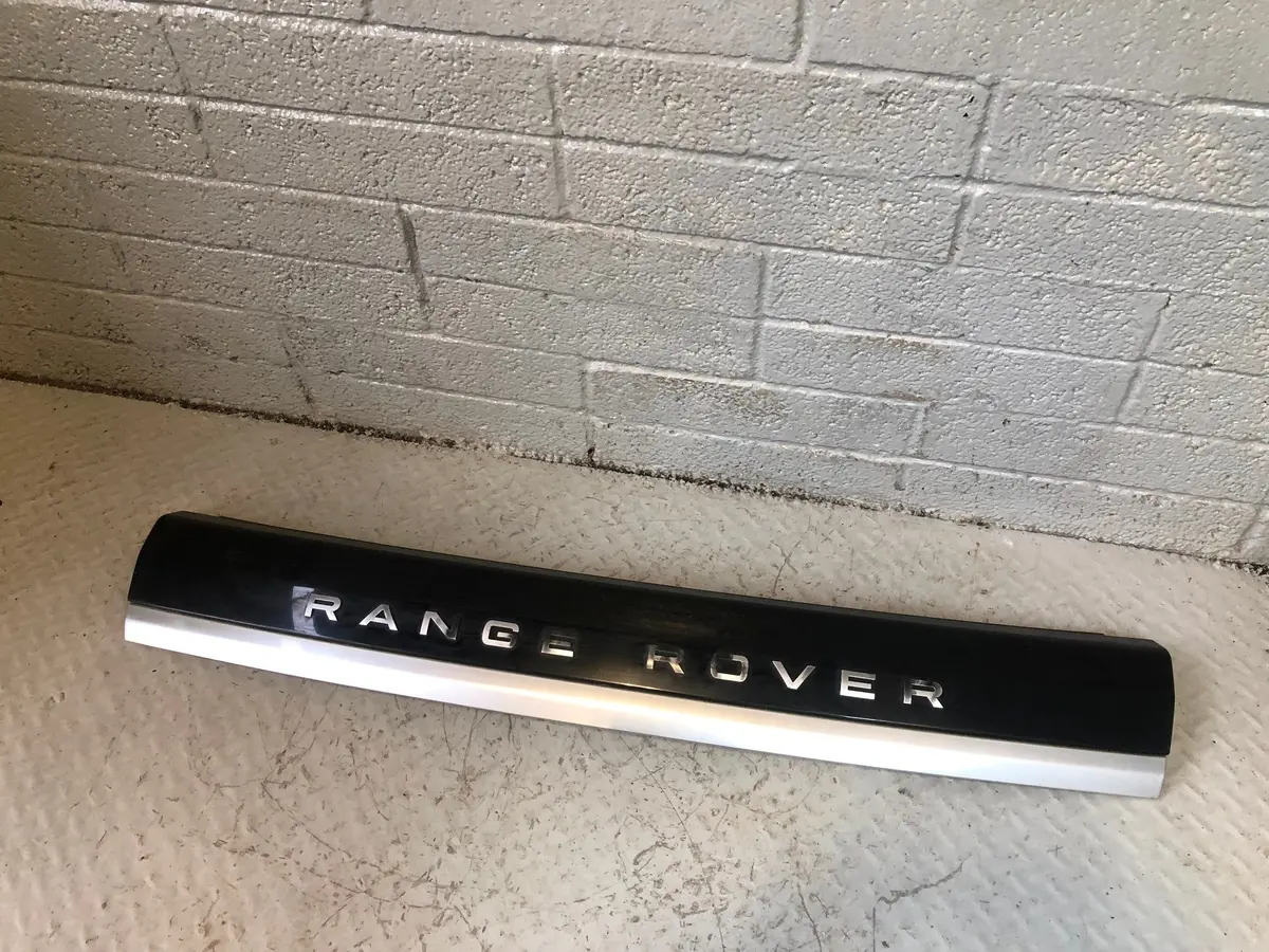 Range Rover Sport Tailgate Trim Santorini Black L320 2011 To 2013 L26115 2