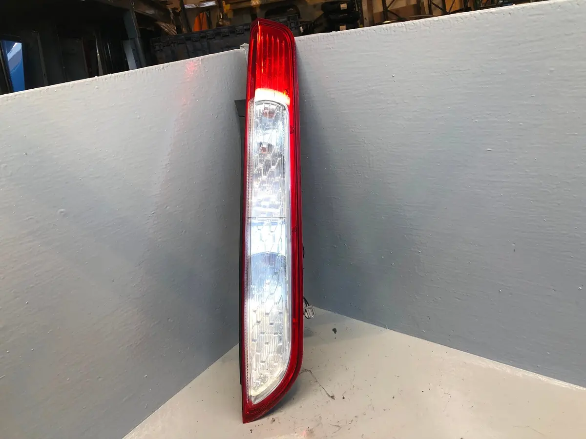 Ford Focus Off Side Rear Light Assembly 8M51 13404 A Mk2.5 2008 To 2011 1