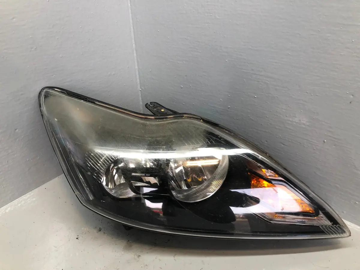 Ford Focus Headlight Off Side Halogen Mk2.5 8M51 13W029 De 2008 To 2011 1