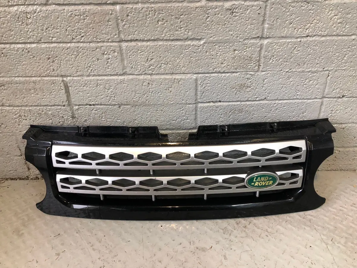 Discovery 4 Grille Front Santorini Black Land Rover 2009 To 2016 L12016 1