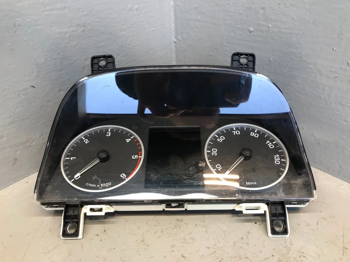 Discovery 4 Instrument Cluster 3.0 Tdv6 Ah22-10849-Dj Land Rover 2009 To 2013 1