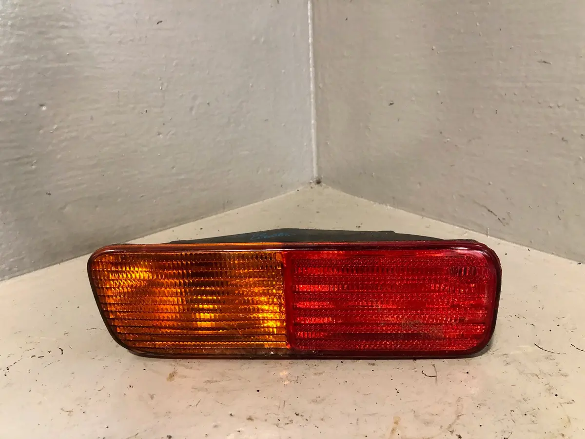 Discovery 2 Lower Light Off Side Rear Indicator Land Rover 1998 To 2002 Xxx 1