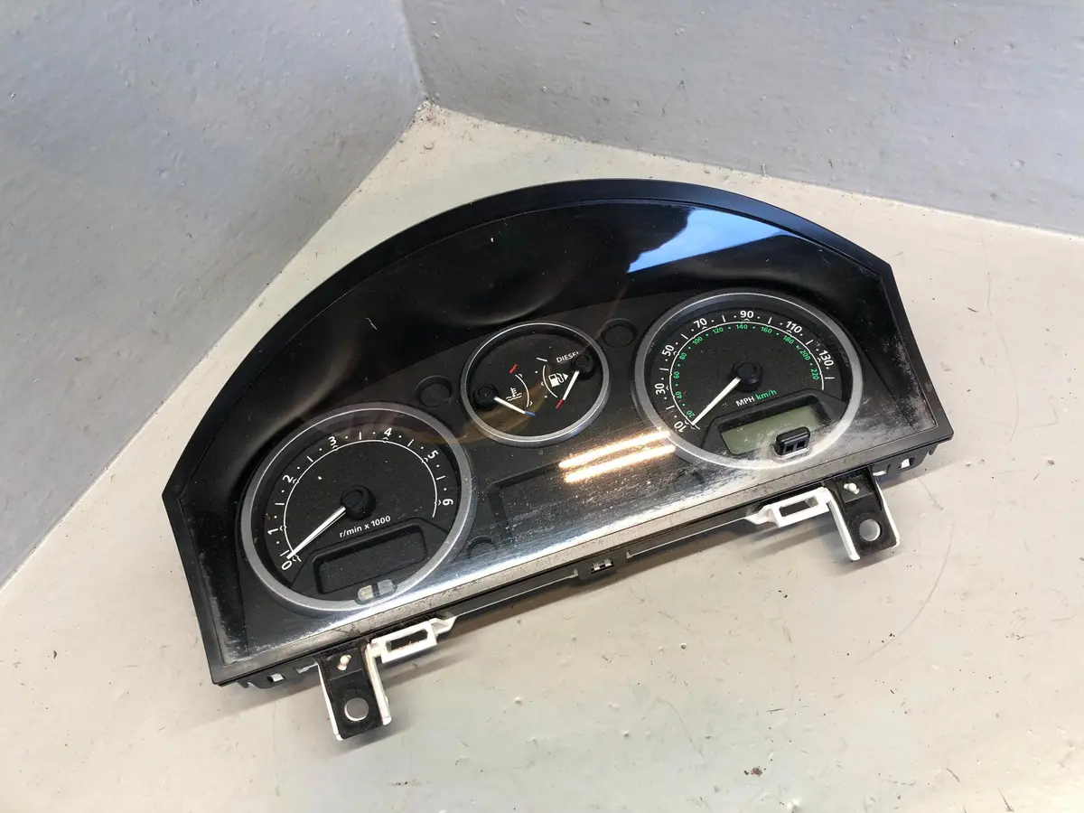 Discovery 3 Instrument Cluster 2.7 Tdv6 Yac500097 Land Rover 2004 To 2007 K21105 2