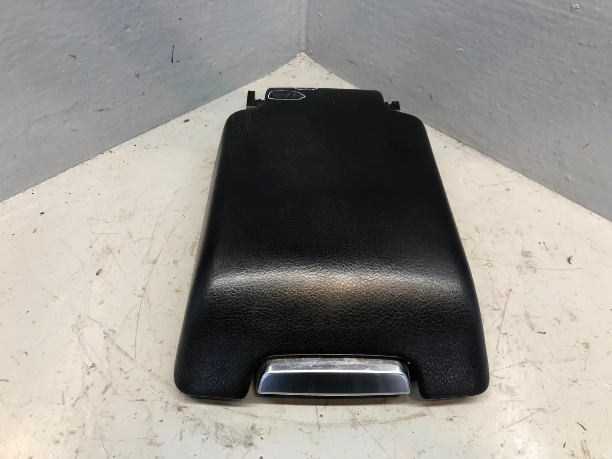 Discovery 3 Centre Console Lid Armrest Grain Leather Land Rover K12016 1