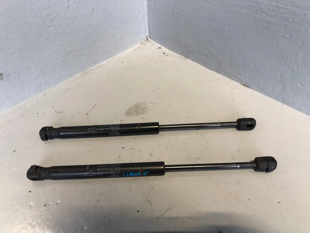 Range Rover L405 Bonnet Lift Gas Struts Pair Ck52-16C826-Ac 2013 To 2017 1