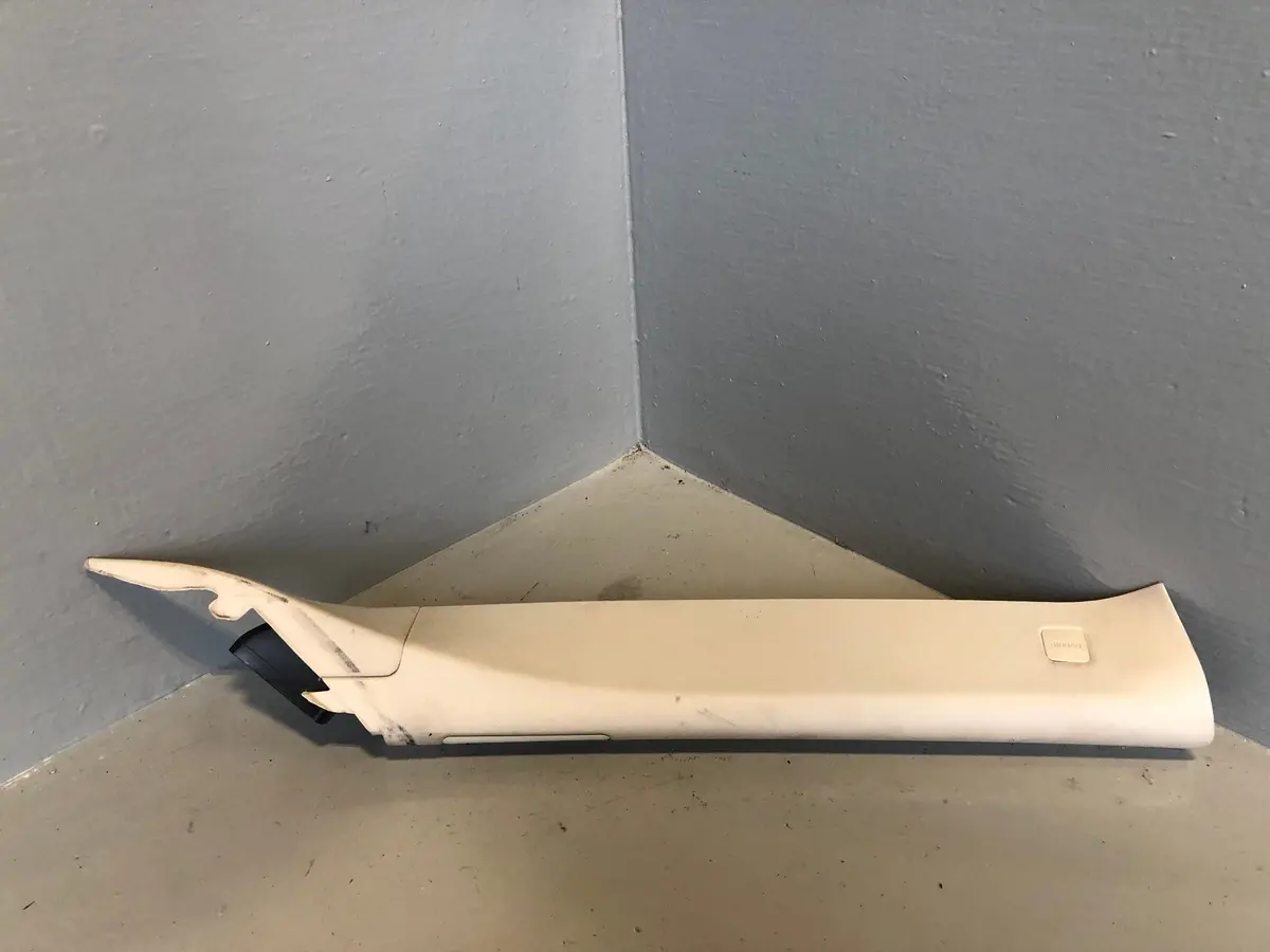 Range Rover L405 A Pillar Trim Internal Off Side Right In White 2013 To 2017 1
