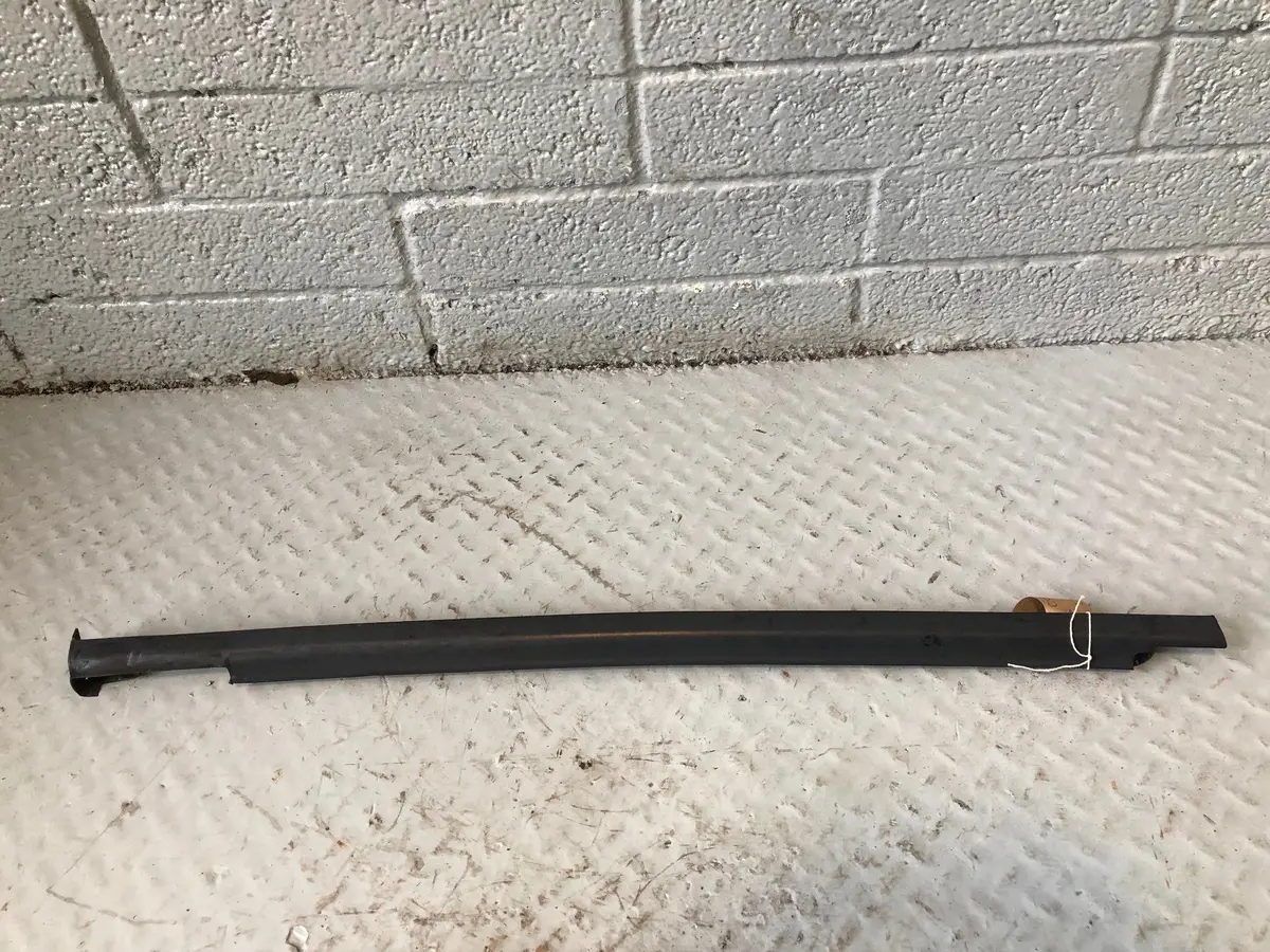 Discovery 2 Weather Strip Seal Off Side Front Window Land Rover 1998 To 2004 1