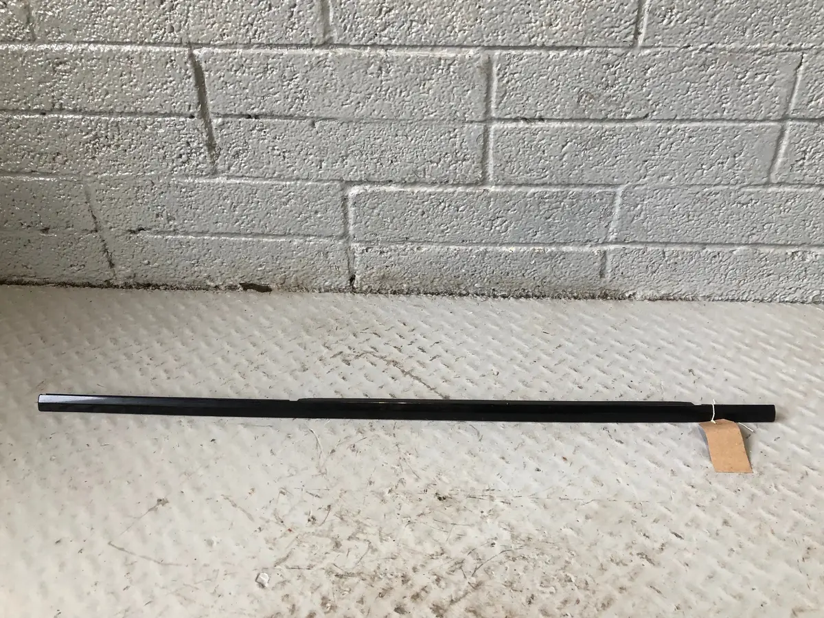 Range Rover L405 Window Weather Strip External Off Side Rear Black 2013 To 2017 1