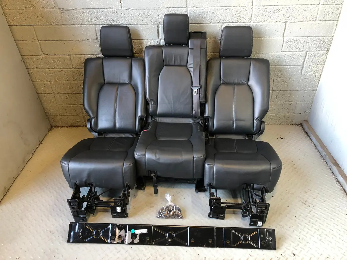Discovery 4 Seats Rear 2Nd Second Row In Black Land Rover 2009 To 2016 L17036 1
