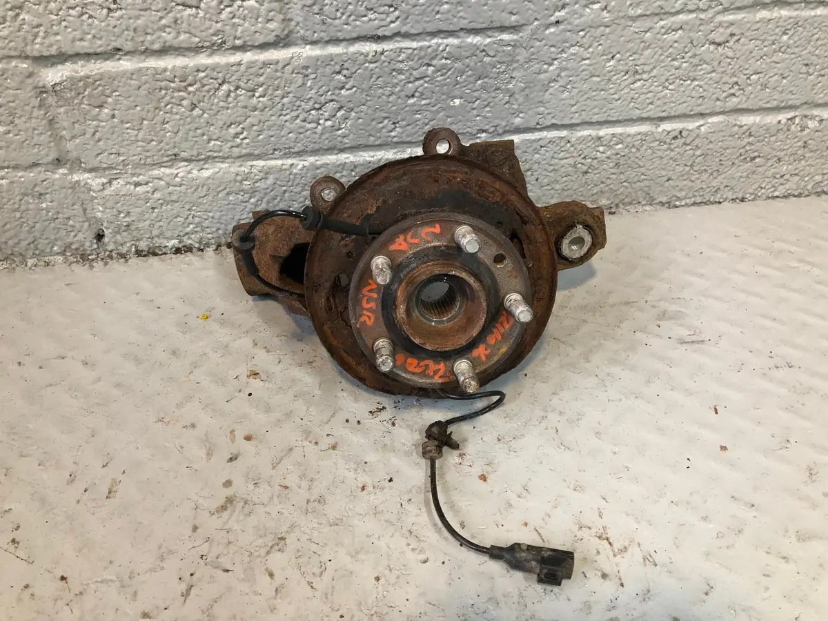 Freelander 2 Rear Hub Near Side Assembly With Abs Sensor 2006 To 2014 R11026 1