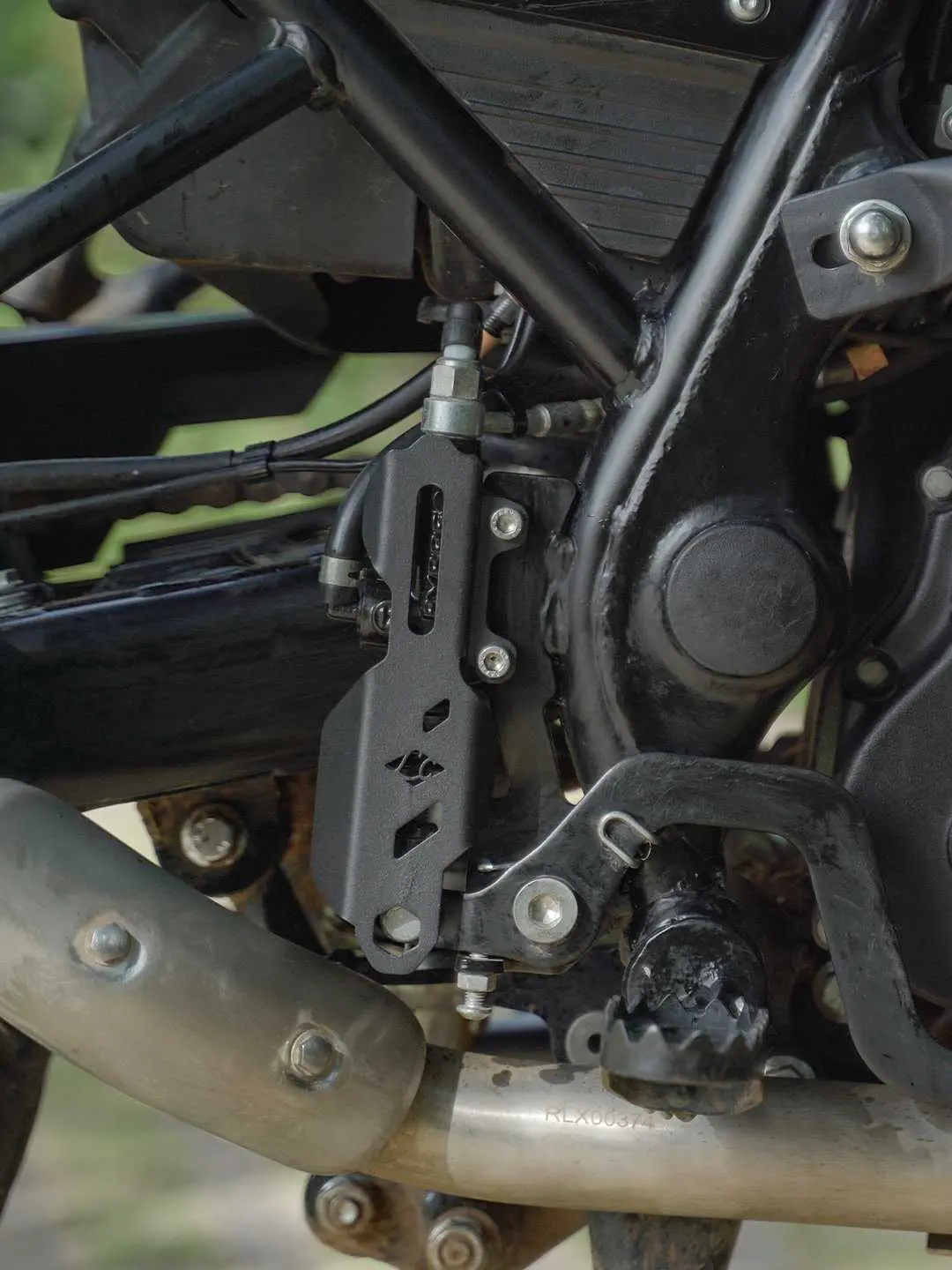 Legundary Interceptor Master Cylinder Guard Black 1